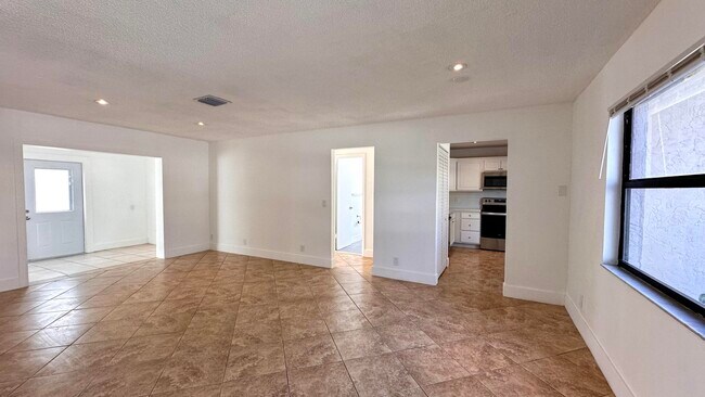 Foto del edificio - 1584 Montauk Dr