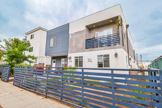 Building Photo - 5626 Willowcrest Ave