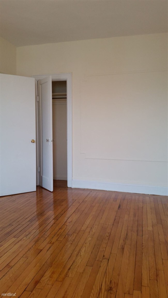 Building Photo - 354 93rd St