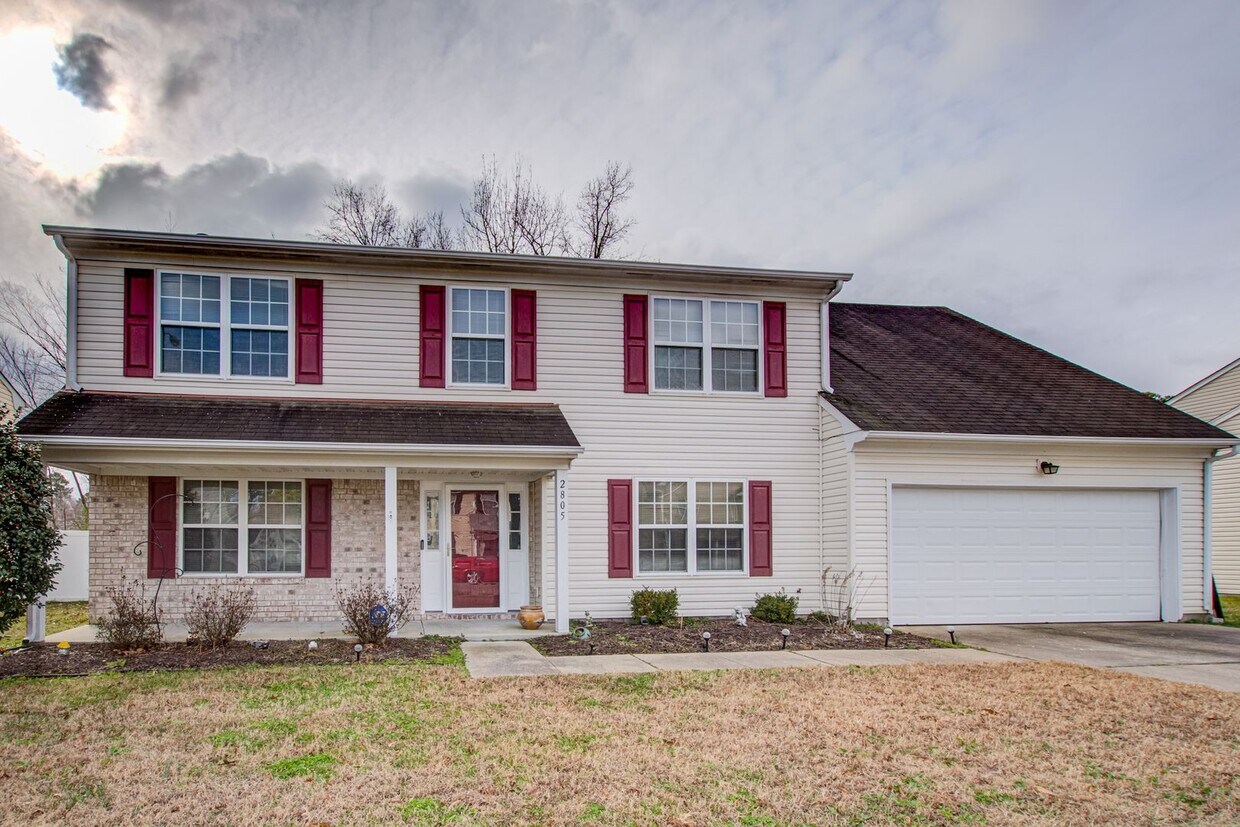 Primary Photo - 5 Bedroom, 2.5 Bath Home in North Creek Ne...