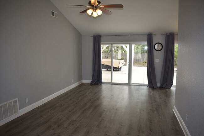 Foto del edificio - 7704 Conquistador Ct