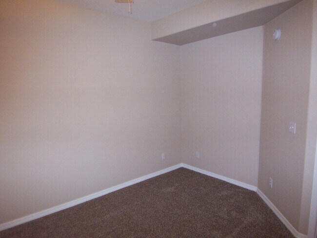 Foto del edificio - 1406 W Emerald Ave