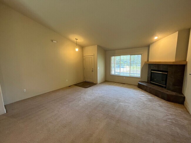 Foto del edificio - Cozy 3 Bed/2 Bath Single Level Home in NE ...