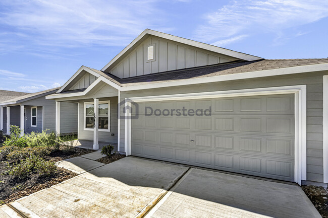 Building Photo - 16472 Blossom Grove Dr