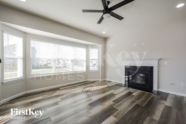 Foto del edificio - 3248 Charlestowne Crossing Dr