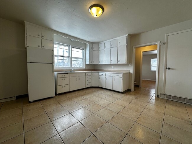 Foto del edificio - 1017 N Webster Ave