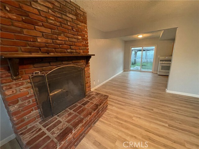 Foto del edificio - 33030 Turner St