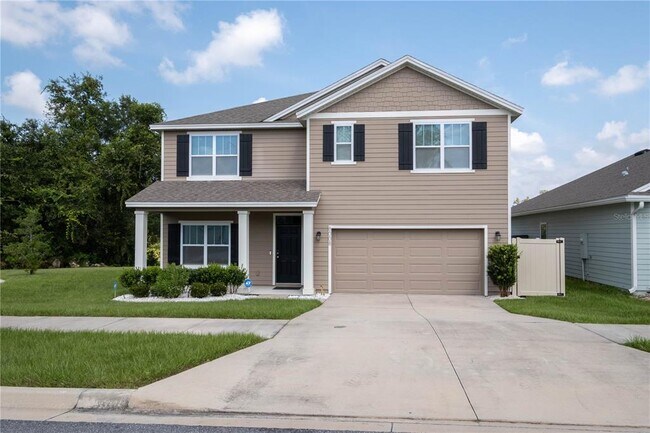 Building Photo - 8008 SW 62nd Ct