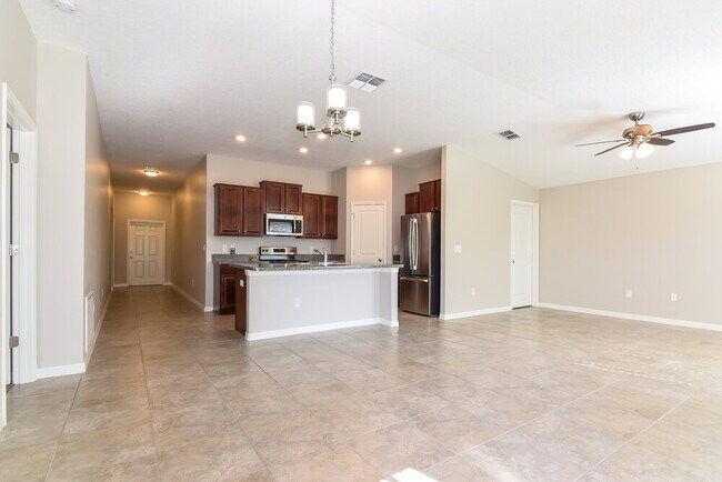 Foto del edificio - 127 Cascade Bend Dr