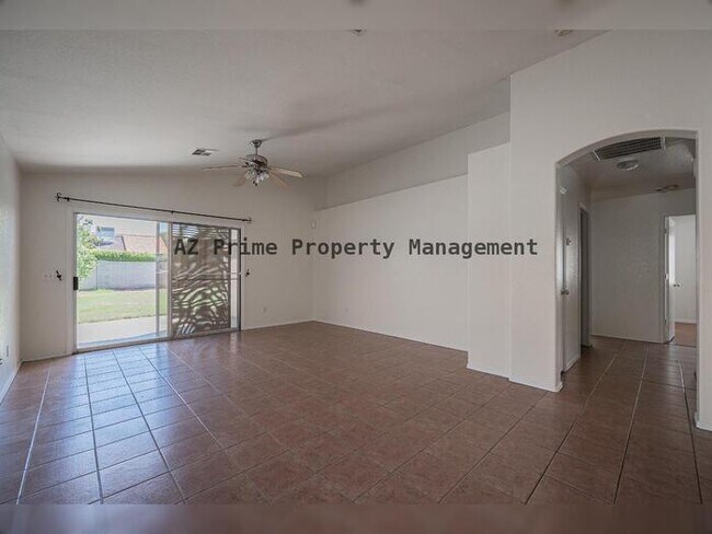 Foto del edificio - 601 S Silverbrush Dr