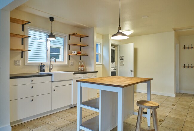 Laundry in unit - 4518 NE 24th Ave