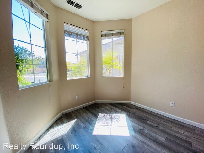 Building Photo - 3 br, 2 bath House - 8276 Confetti Ct