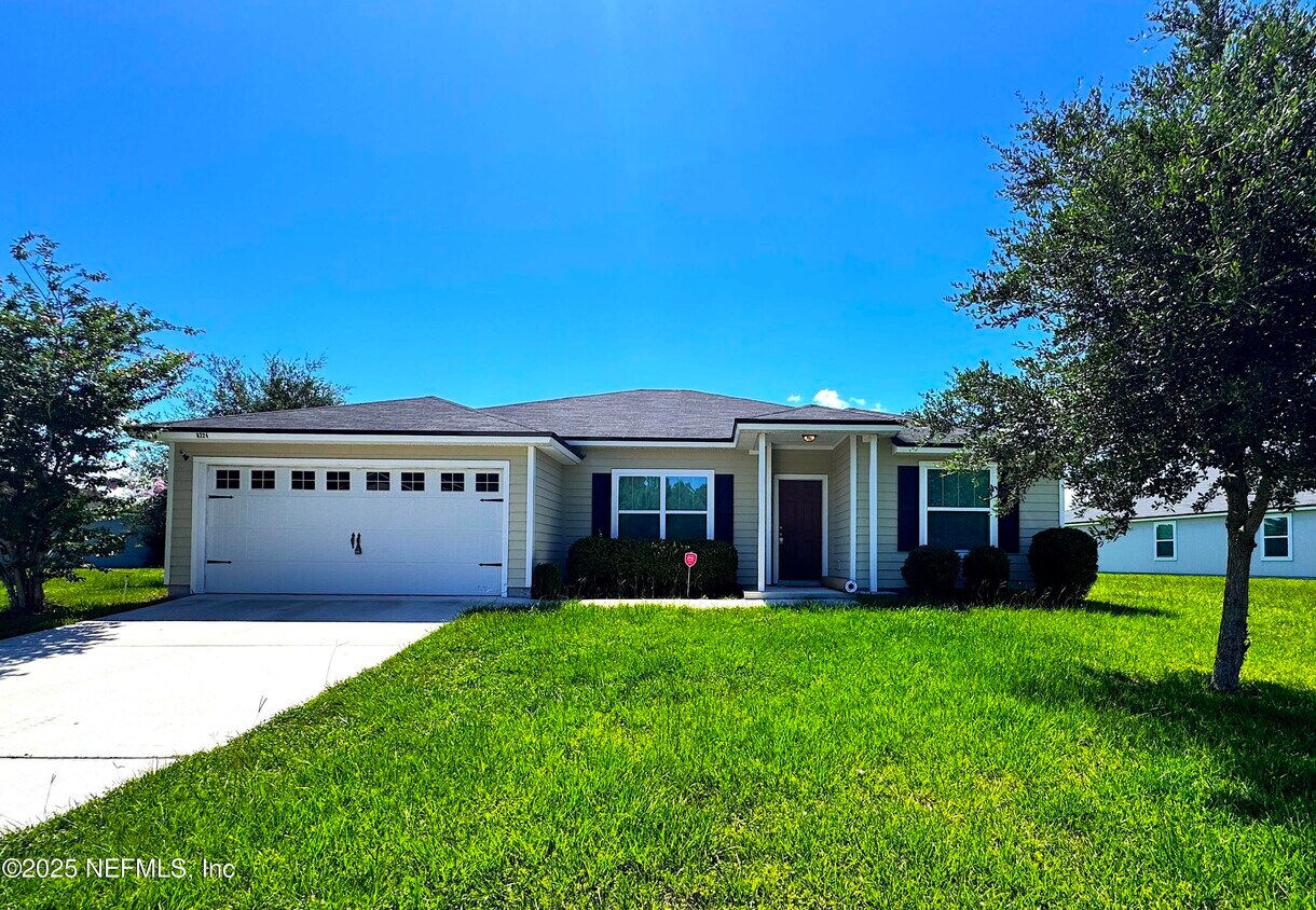 Foto principal - 8224 Golden Bamboo Dr