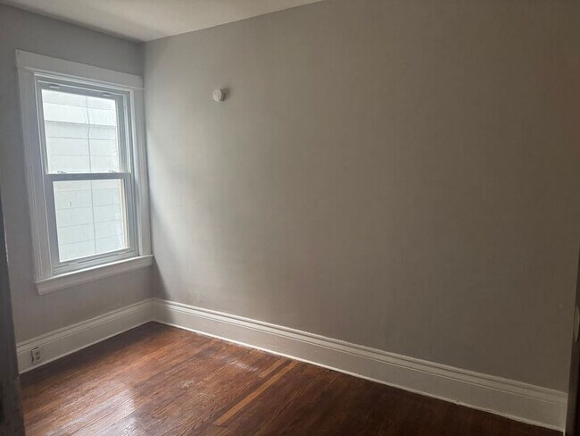 Foto del edificio - 166 Rosewood Terrace