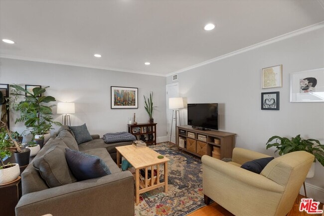 Building Photo - 14934 Dickens St