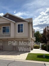 Building Photo - 443 Kent Dr
