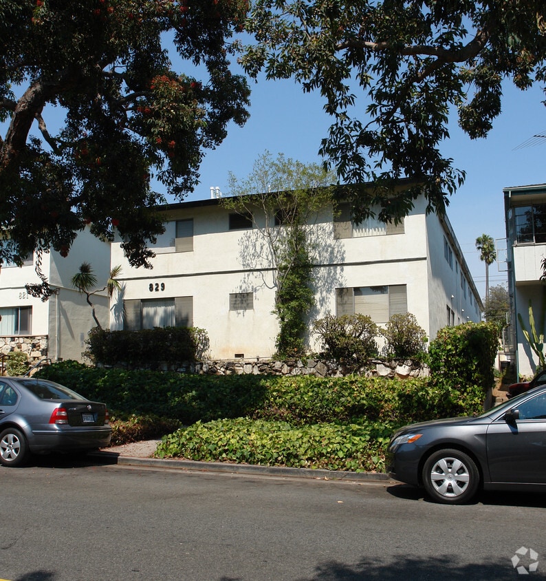 Building Photo - 829 11th St