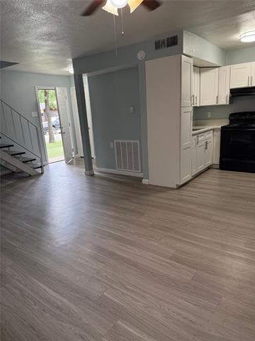 Foto del edificio - 313 Rolston Rd