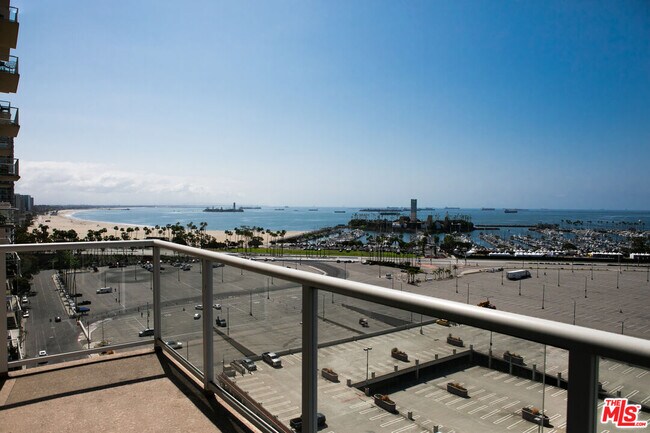 Foto del edificio - 488 E Ocean Blvd