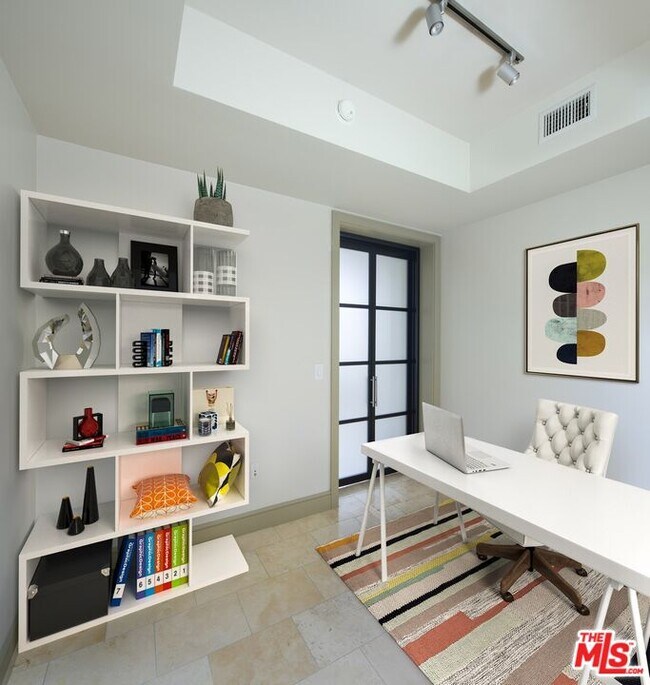 Foto del edificio - 10700 Wilshire Blvd