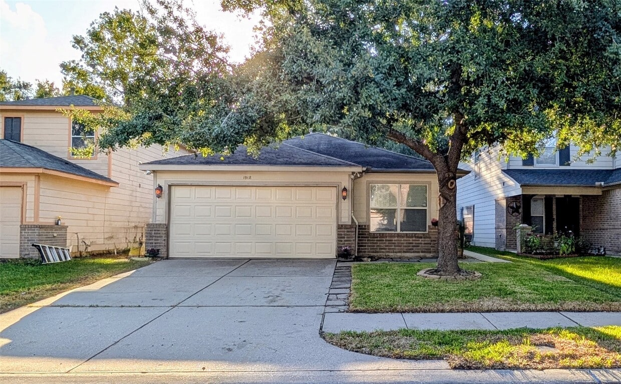 Foto principal - 1918 Adobe Stone Dr