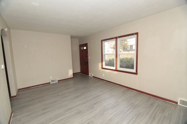 Foto del edificio - 2 Bedroom 1 Bath Home in Davenport - $250 ...