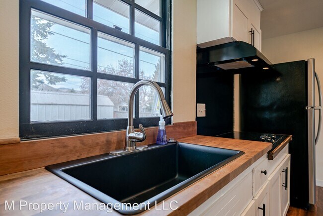 Building Photo - 2 br, 1 bath House - 1112 Rosewood Ave