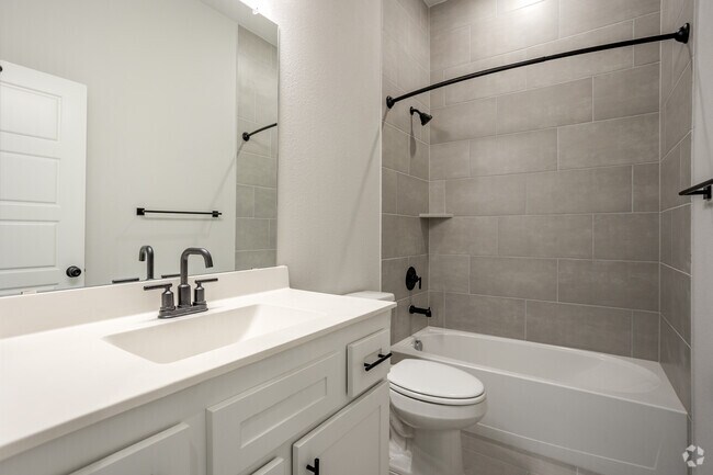 3BR, 2BA - 1,369SF - Second Bathroom - Canopy Homes at Woodcreek