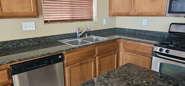 Foto del edificio - Spacious Home for Rent