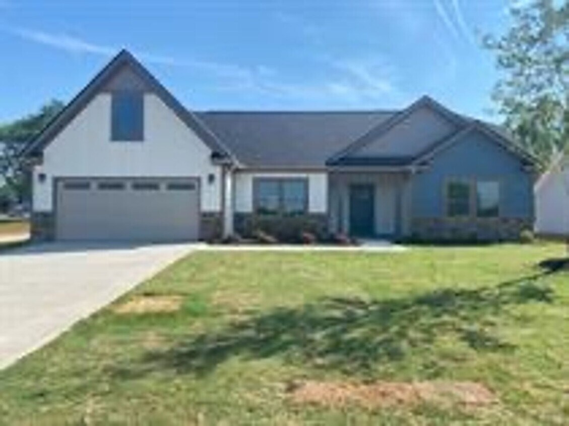 Foto principal - 229 Aldrich Rd