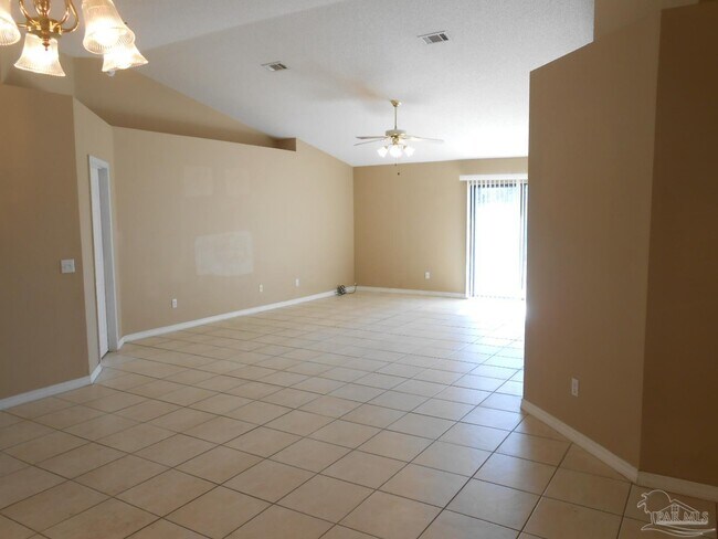 Foto del edificio - 1989 Coral Reef Rd