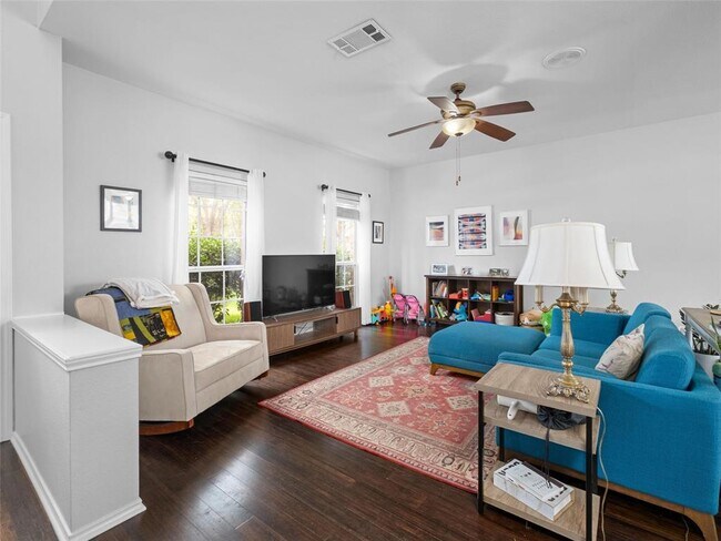 Foto del edificio - 6630 Hillside Terrace Dr