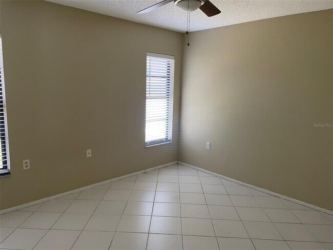Foto del edificio - 8341 Luray Dr