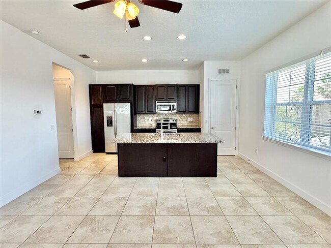 Foto del edificio - 14016 Dunant Ln
