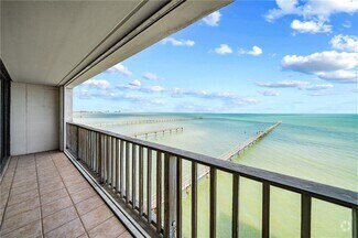 Building Photo - 4334 Ocean Dr