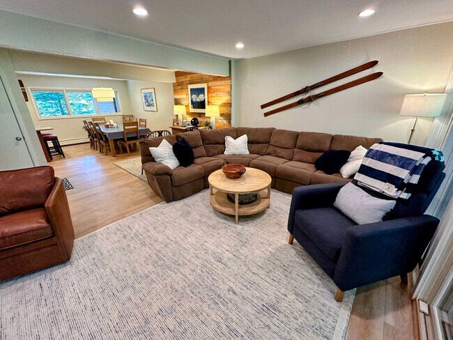 Foto del edificio - 206 Rose Brook Ln