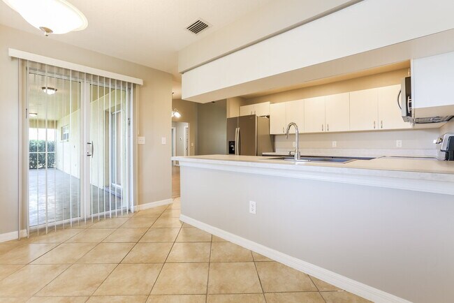 Foto del edificio - 5026 25th St E