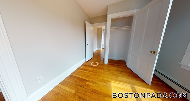 Building Photo - 568 Greene St