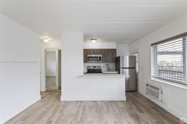 Foto del edificio - 734 NW 80th St