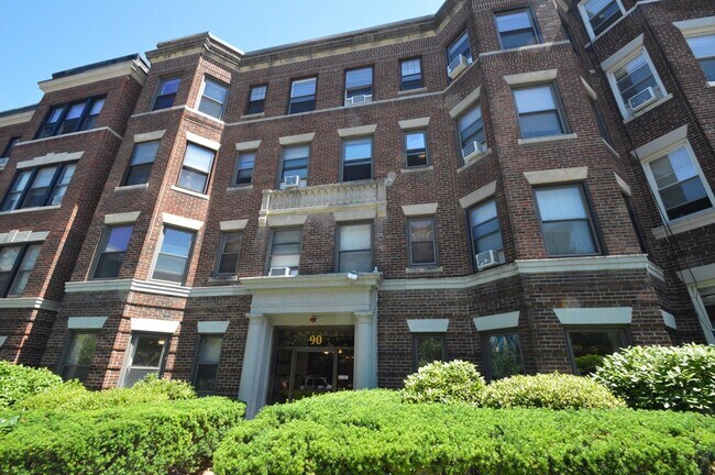 Foto del edificio - 90 Brainerd Rd