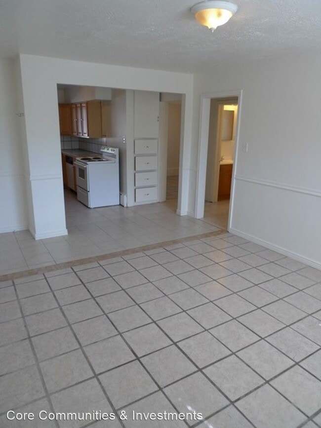 Building Photo - 1593 700 E