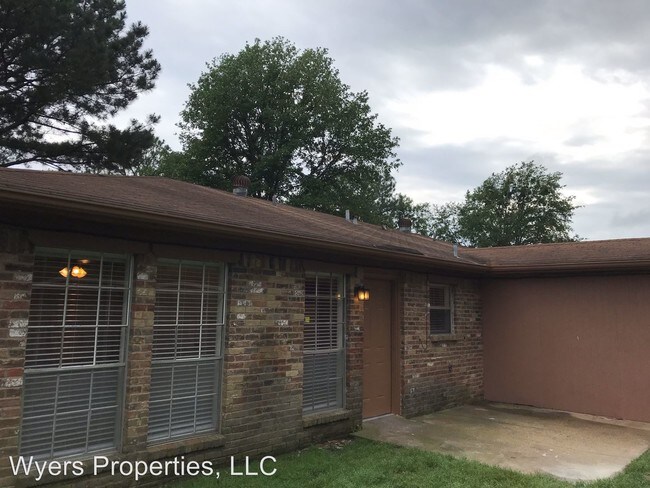 Foto del edificio - 2106 Oak Hollow St