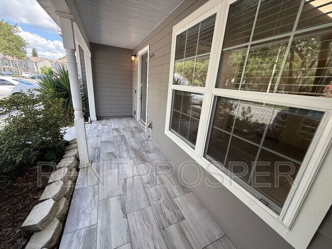 Foto del edificio - 4435 Brook Hollow Cir