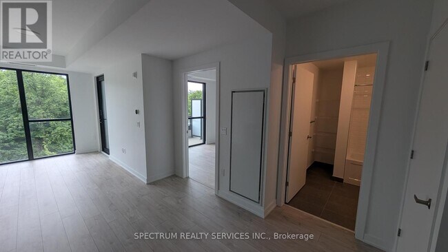 Building Photo - 740 Whitlock Ave