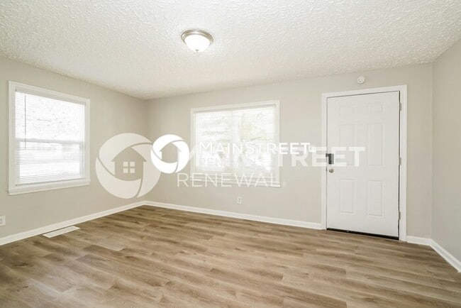 Photo - 2 Bedroom Pet-Friendly Home in Indianapolis, IN with Main Street Renewal