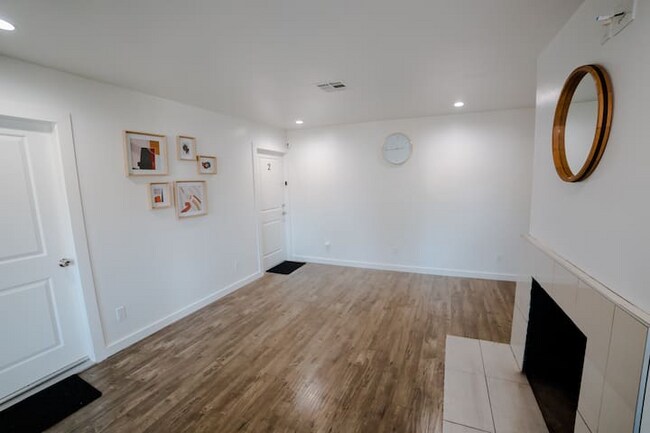 Foto del edificio - 14836 Archwood St