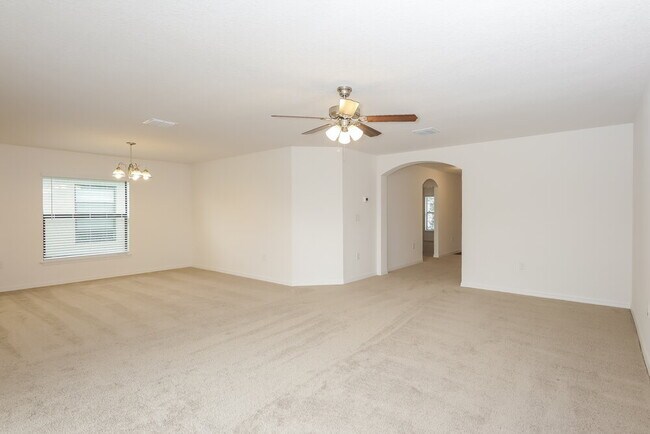 Foto del edificio - 745 Chatham Walk