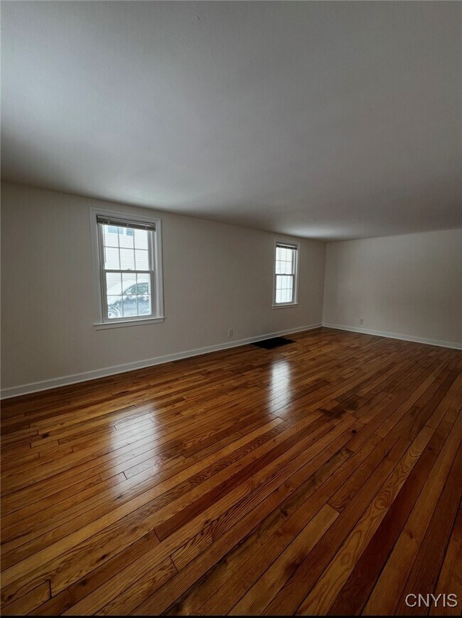 Foto del edificio - 435 French Rd