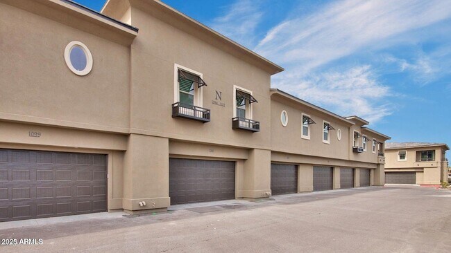 Building Photo - 6565 E Thomas Rd