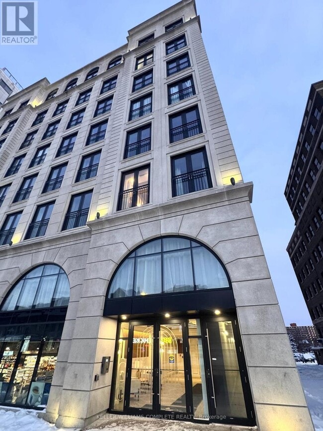 Building Photo - 169 James St S